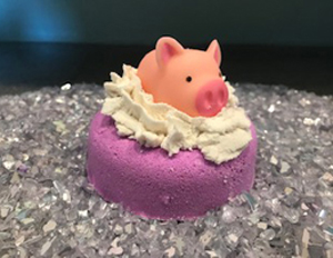 Bath Bomb with Piggy squeeky toy